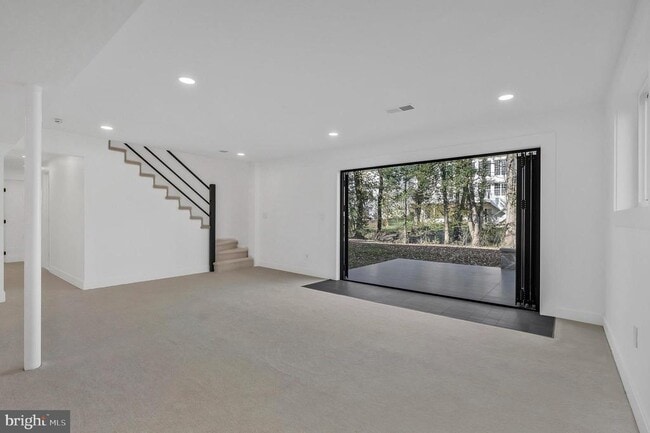 Building Photo - 6810 Weaver Ave