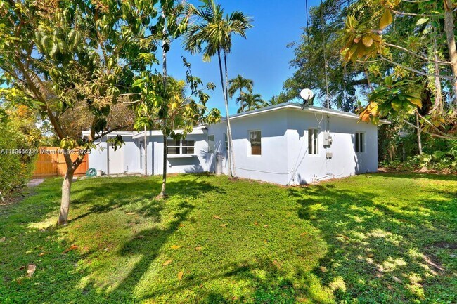 Building Photo - 6116 SW 46th Terrace