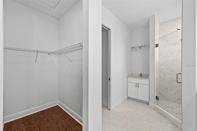 Building Photo - 5728 Biscayne Ct
