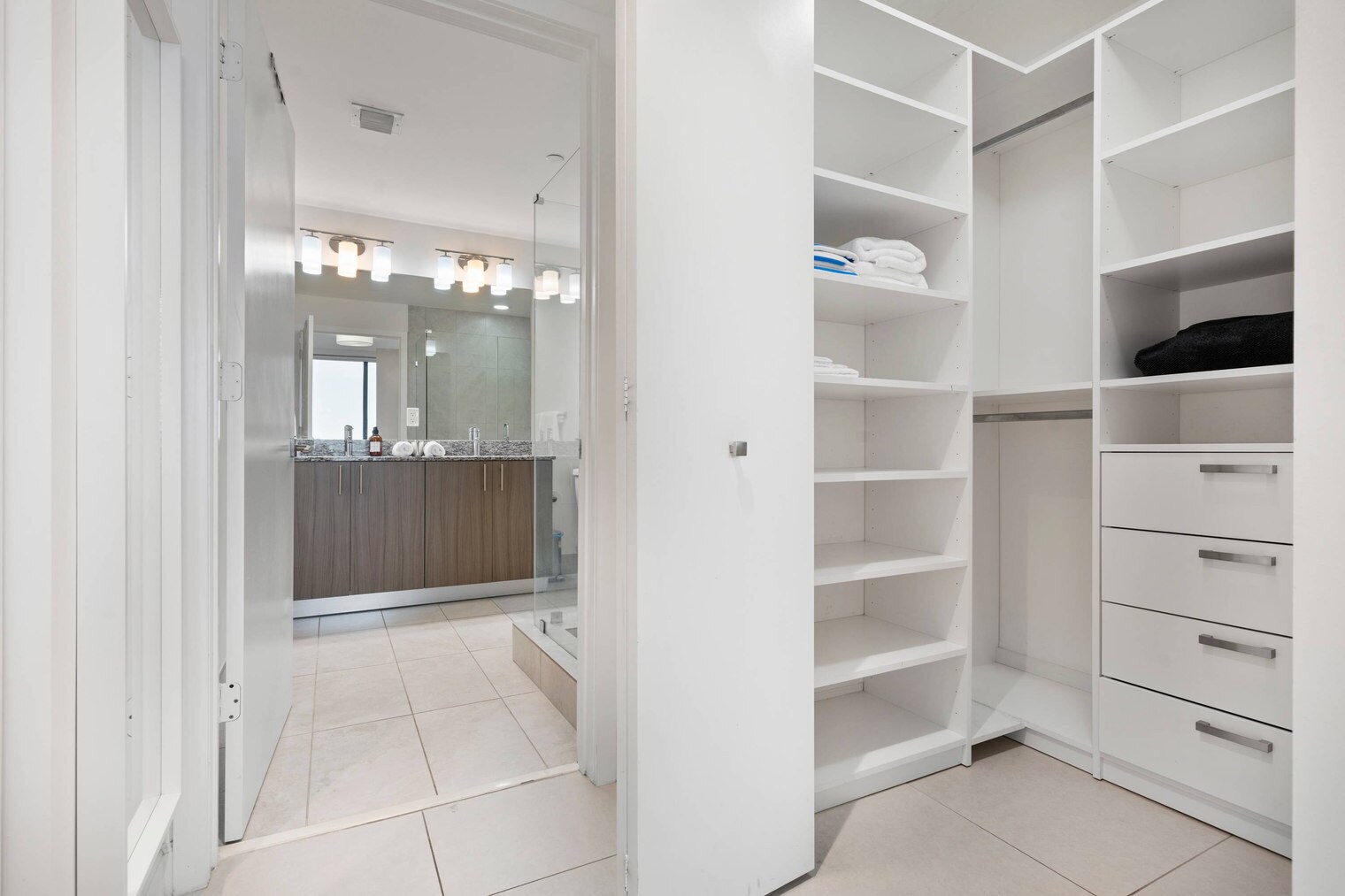 Building Photo - 5325 NW 85th Ave