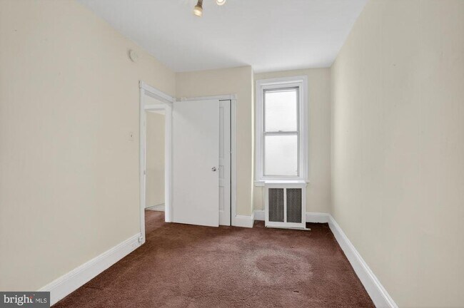 Building Photo - 1519 Emily St