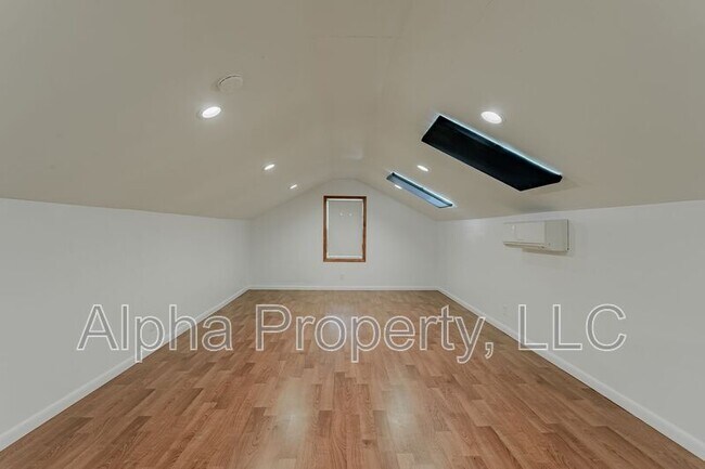 Building Photo - 106 Steeplechase Ct