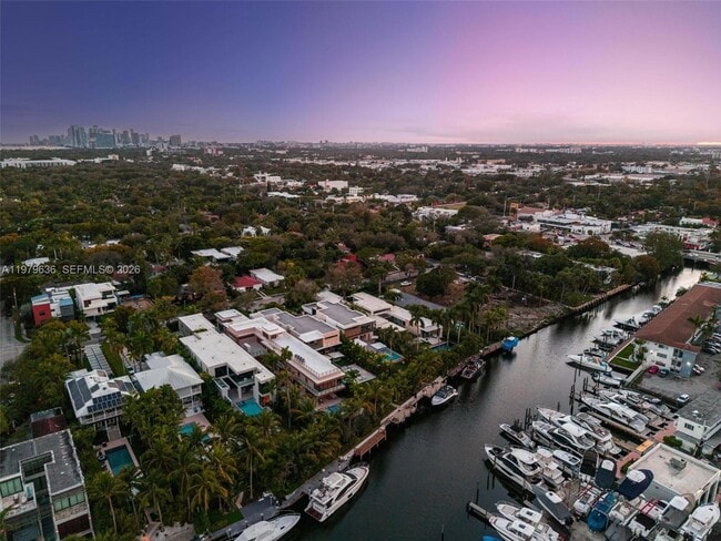 Building Photo - 723 NE 77th St