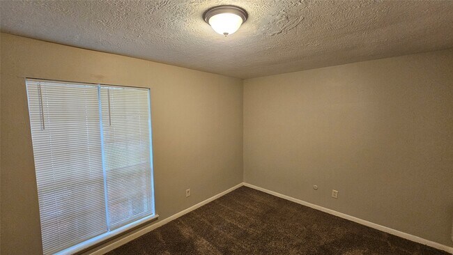 Building Photo - 1404 Cactus St