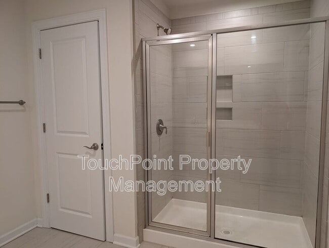 Building Photo - 5906 Fenway Dr