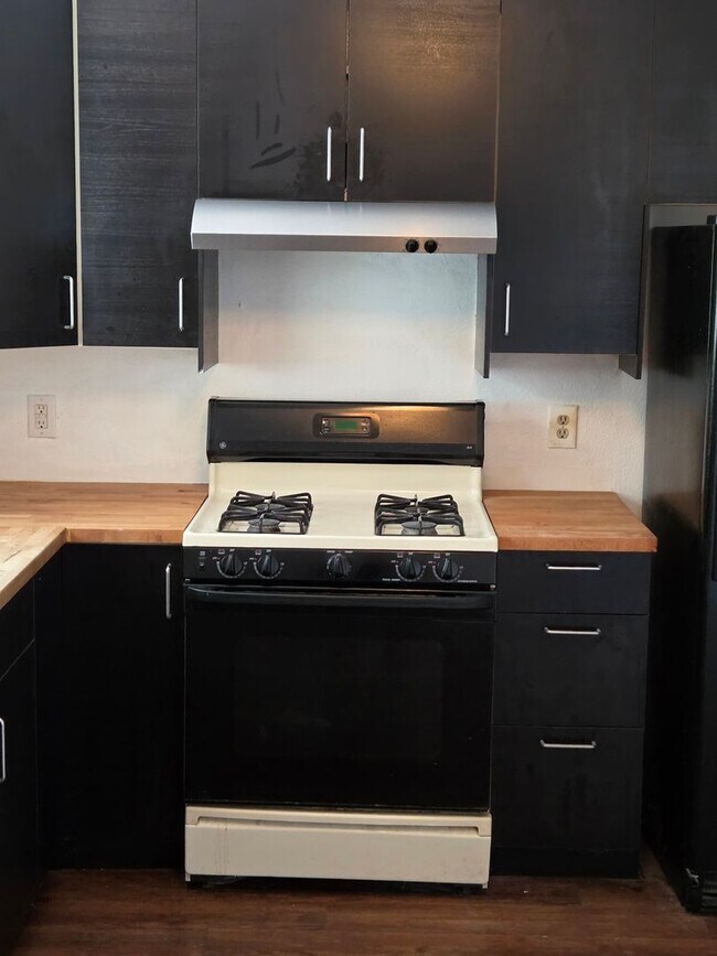 Building Photo - Nice 3 bedroom 1 bath for rent