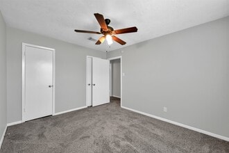 Building Photo - 23814 English Oak Dr