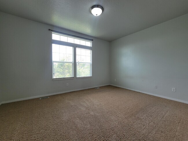 Building Photo - 3080 Finsbury Ln