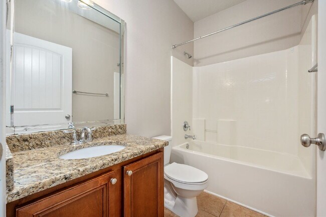 Building Photo - Crestview: 4 Bedrooms in Liberty Oaks