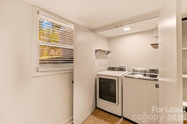 Building Photo - 118 Revere Dr
