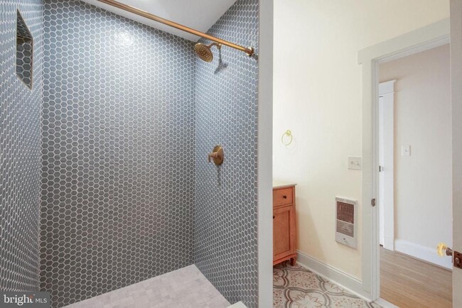 Building Photo - 455 Deale Rd