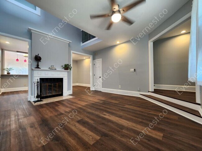 Building Photo - 41 Delta Pl NE