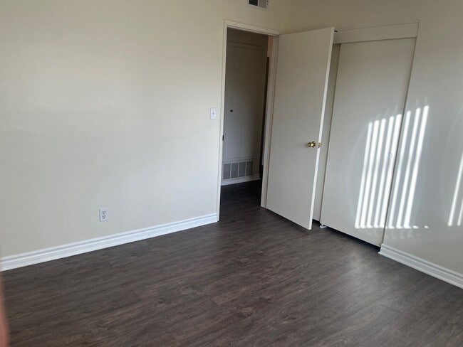 Building Photo - Beautiful 4 Bedroom Home in Huntington Beach