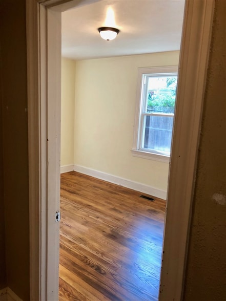 Building Photo - 1603 Cherry Ave