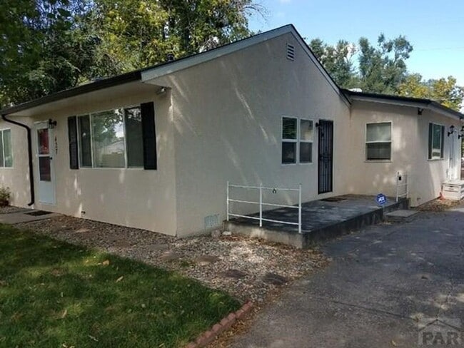 Building Photo - ALL PROSPECTIVE TENANTS MUST SUBMIT A $58 ...