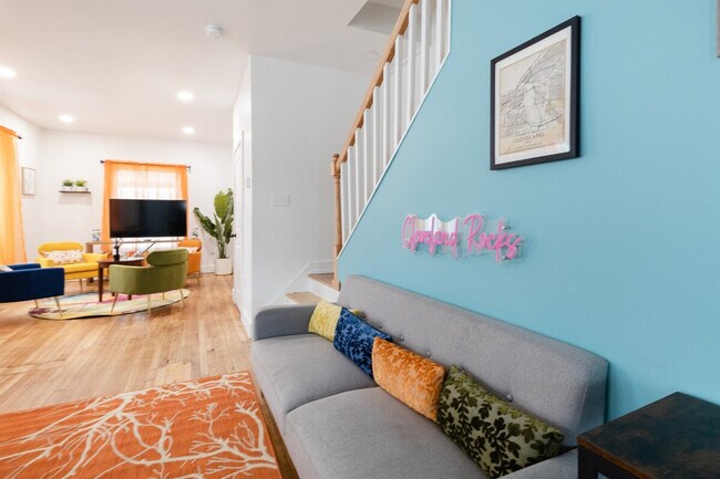 Building Photo - 10628 Lee Ave