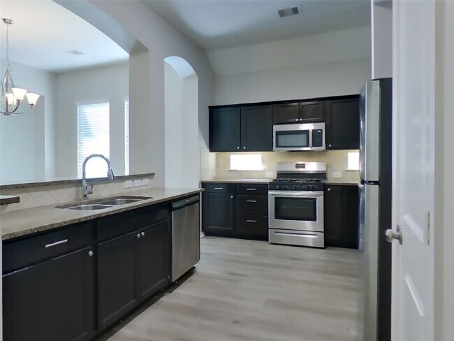 Building Photo - 1937 Briar Grove Dr