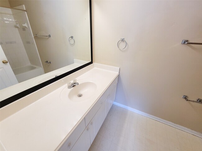 Building Photo - 4626 Jaymar Dr