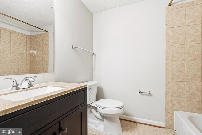 Building Photo - 4600 Brentleigh Ct
