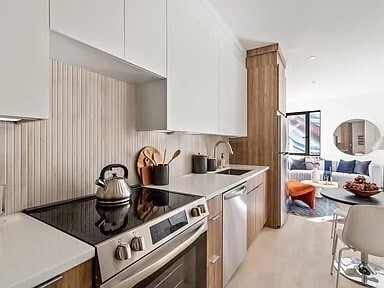 Building Photo - 87 Oxford St