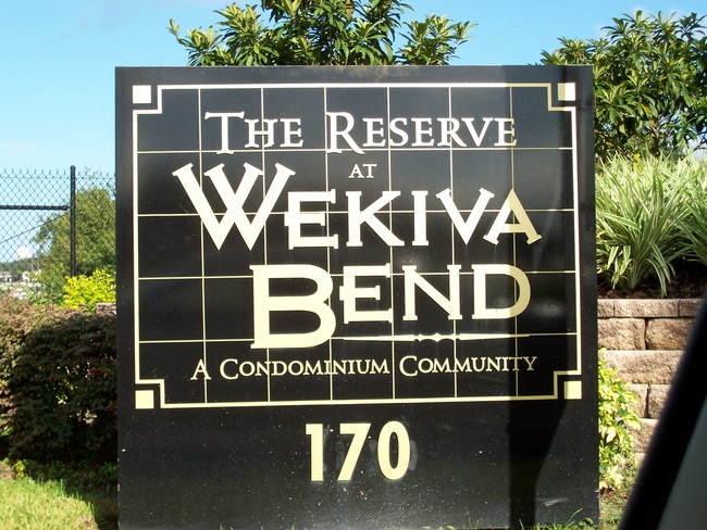 Building Photo - 202 Riverbend Dr