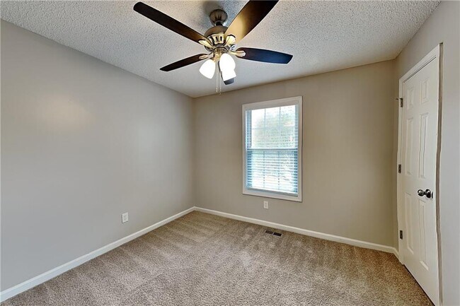 Building Photo - 232 Bomar Ln