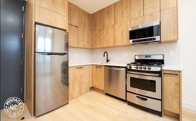 Building Photo - 1266 Hancock St