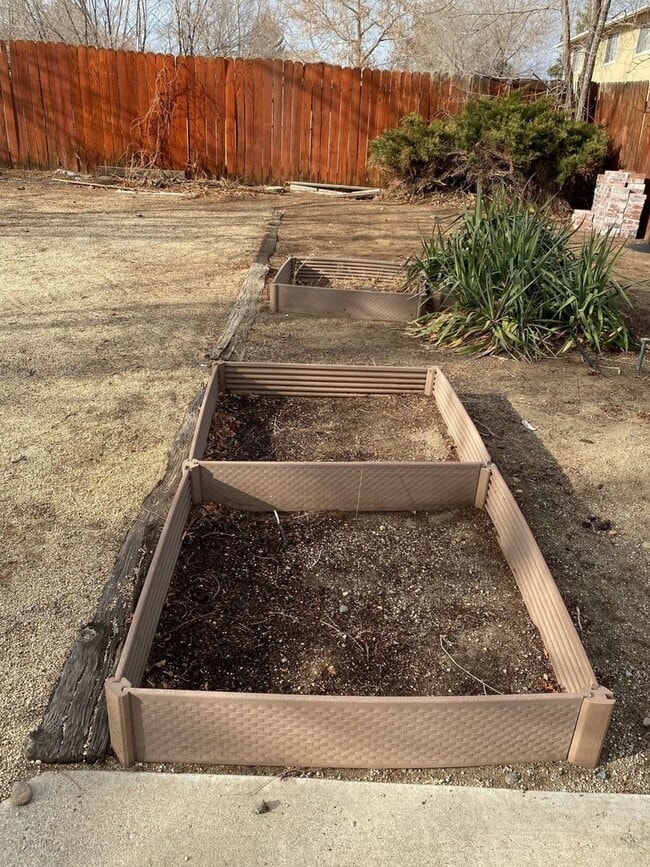 Building Photo - Beautiful Home in Old Southwest Reno w/Large Backyard