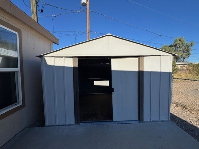 Building Photo - 3 BR house with fenced yard, Nu Paint, Carpet