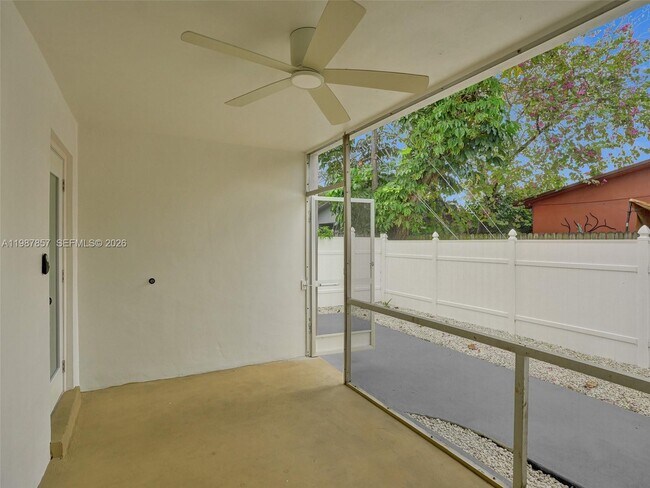 Building Photo - 932 Mandarin Isle