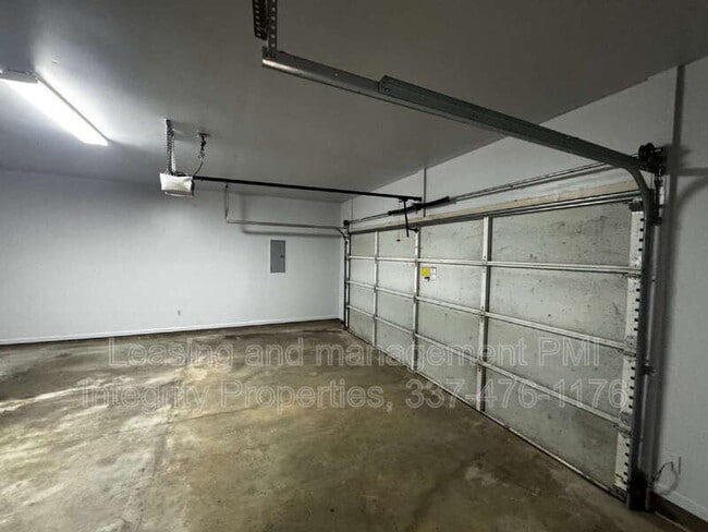 Building Photo - 201 Pavilion St