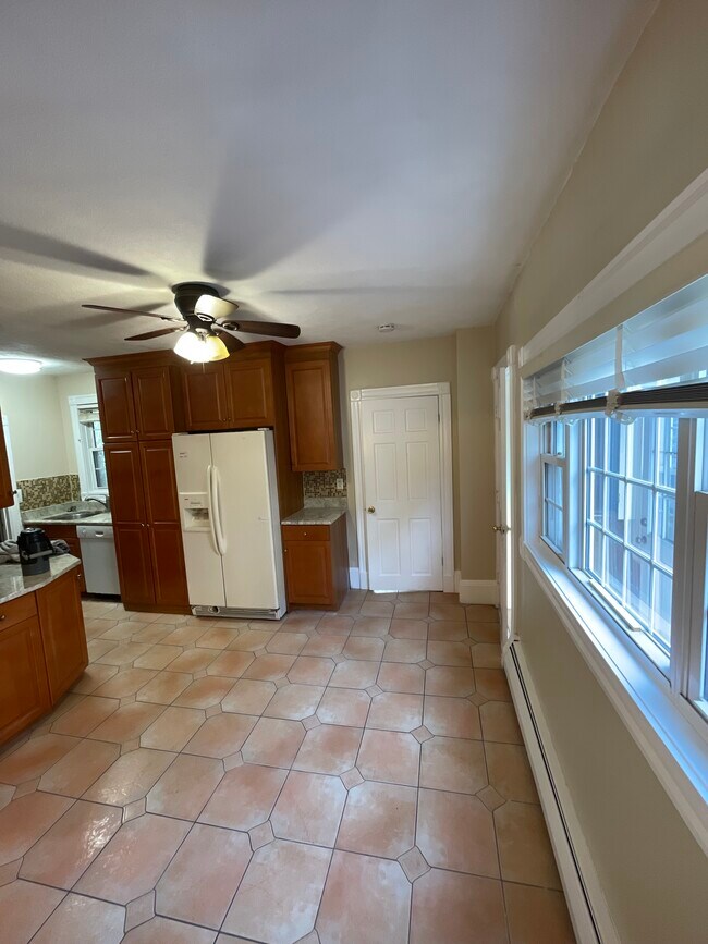 Building Photo - 27 Morris St