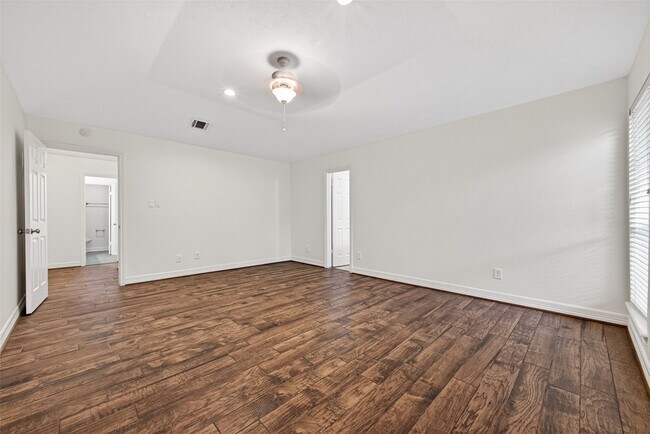 Building Photo - 14222 Stokesmount Dr