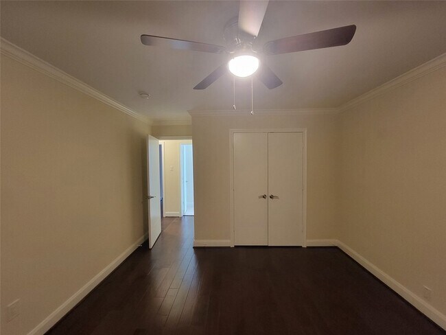 Building Photo - 1007 Blue Willow Dr