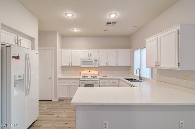 Building Photo - 952 Clear Diamond Ave