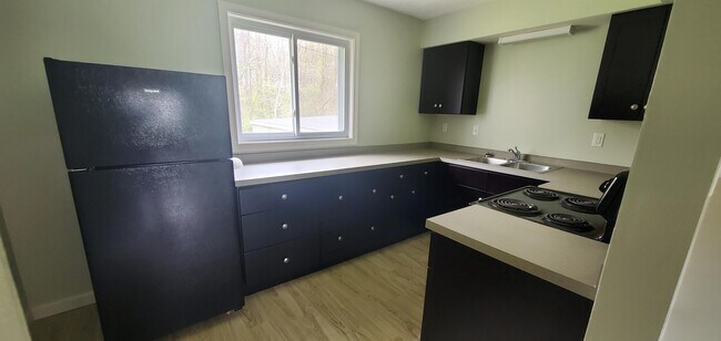 Building Photo - 271 Kendall Ave