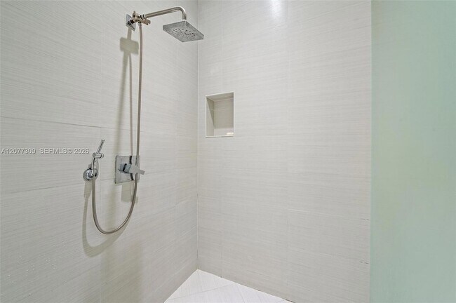 Building Photo - 10305 NW 63rd Terrace