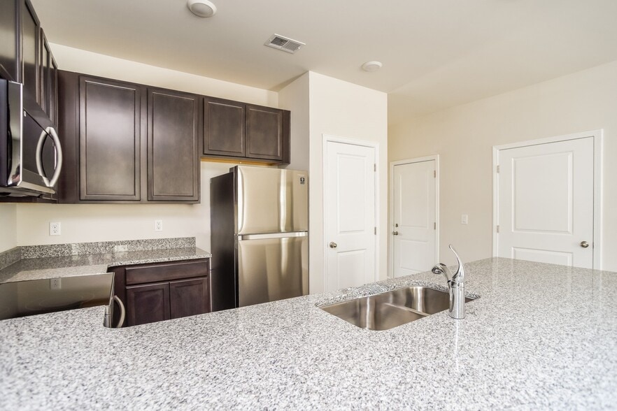 Building Photo - 1285 Warrens Way