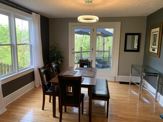 Building Photo - 7049 Riverside Dr