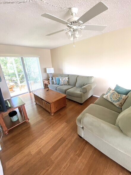Building Photo - 4210 Ironwood Cir