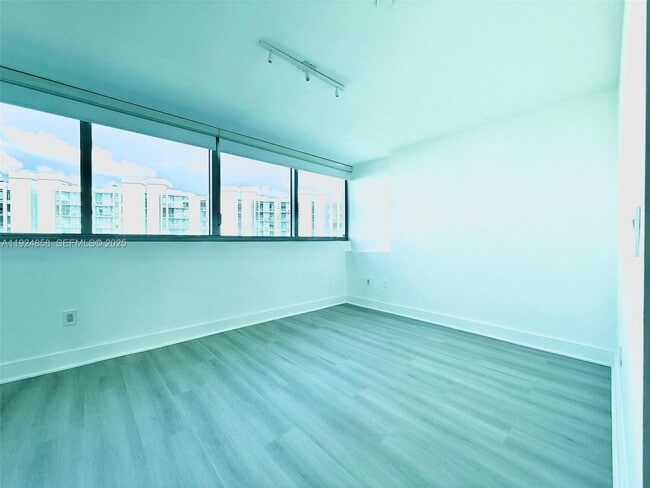 Building Photo - 2950 NE 188th St