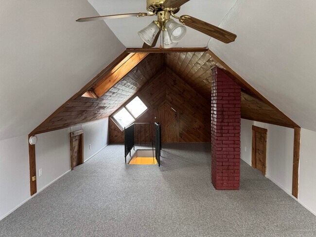 Building Photo - 76 Warren St