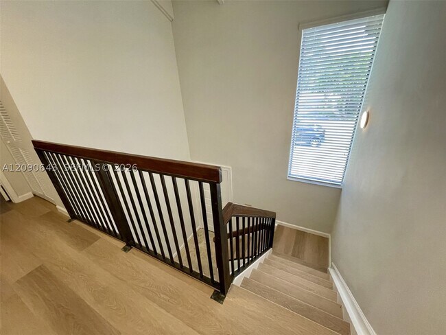 Building Photo - 2160 Bayberry Dr