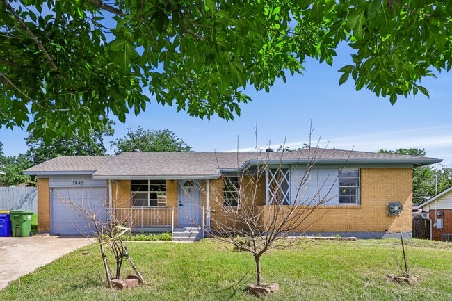 Building Photo - 7940 Chaparral Dr