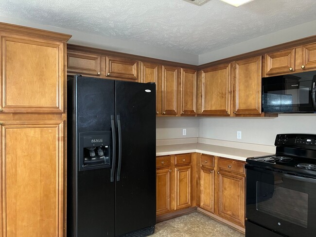 Building Photo - 1770 Angeline Dr