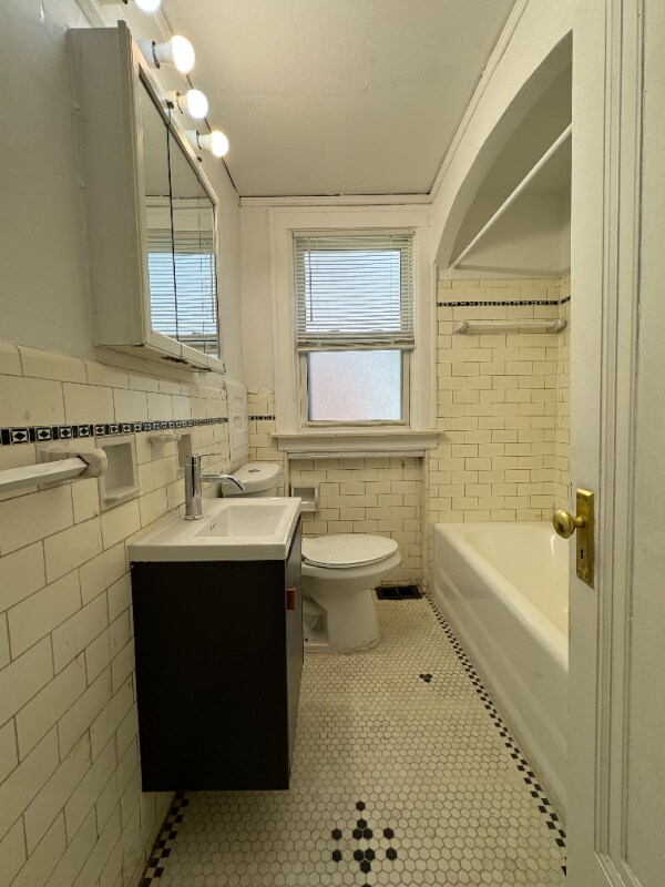 Building Photo - 3625 Bedford St