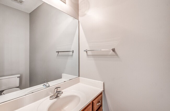 Building Photo - 9461 Hickory Dr