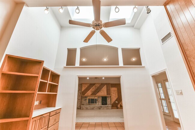 Building Photo - 1 Cadena Ct
