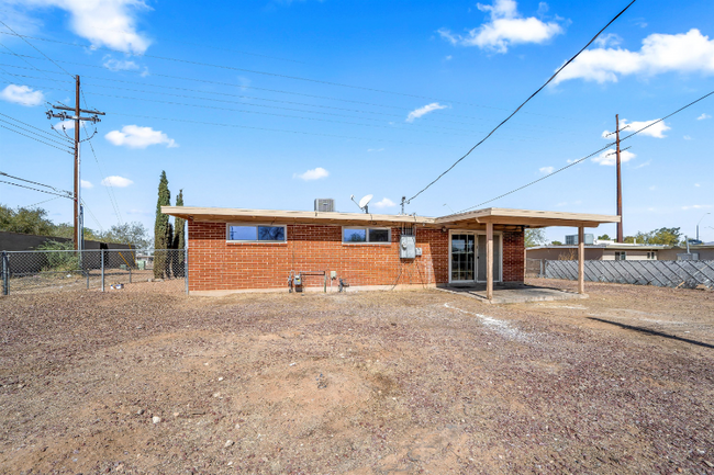 Building Photo - 3431 S Pantano Rd