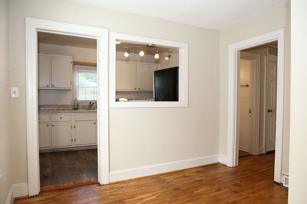 Building Photo - 2214 Walker Ave